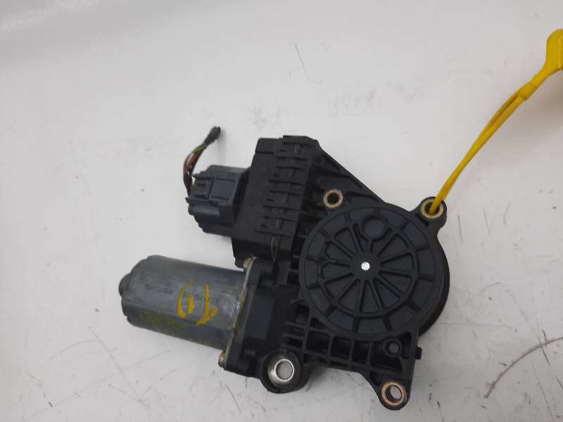 VAUXHALL X-Type 1 generation (2001-2009) Moteur de commande de vitre de porte arrière droite 0130821948 18543260