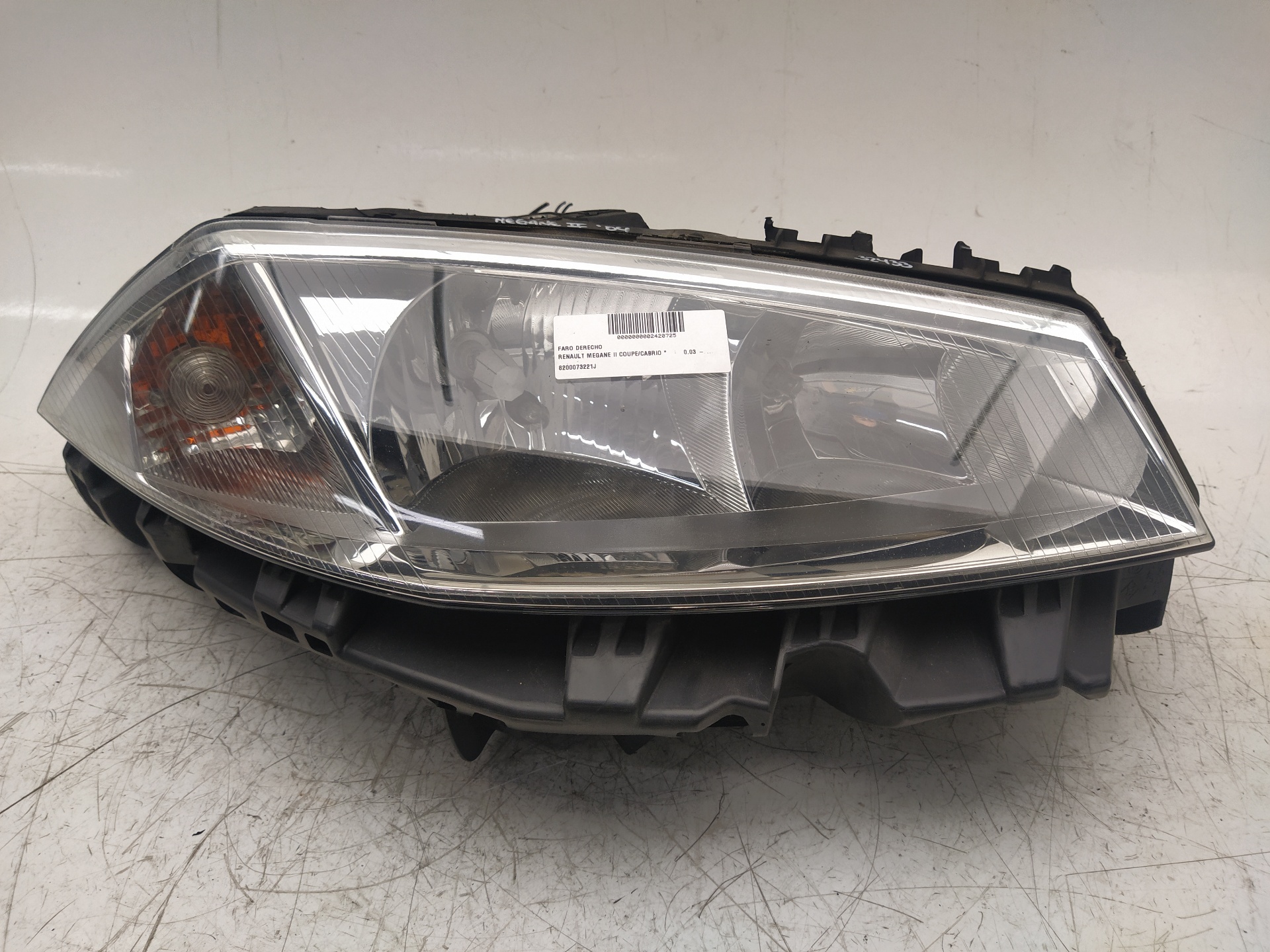 RENAULT Megane 2 generation (2002-2012) Priekinis dešinys žibintas 8200073221J 25612279