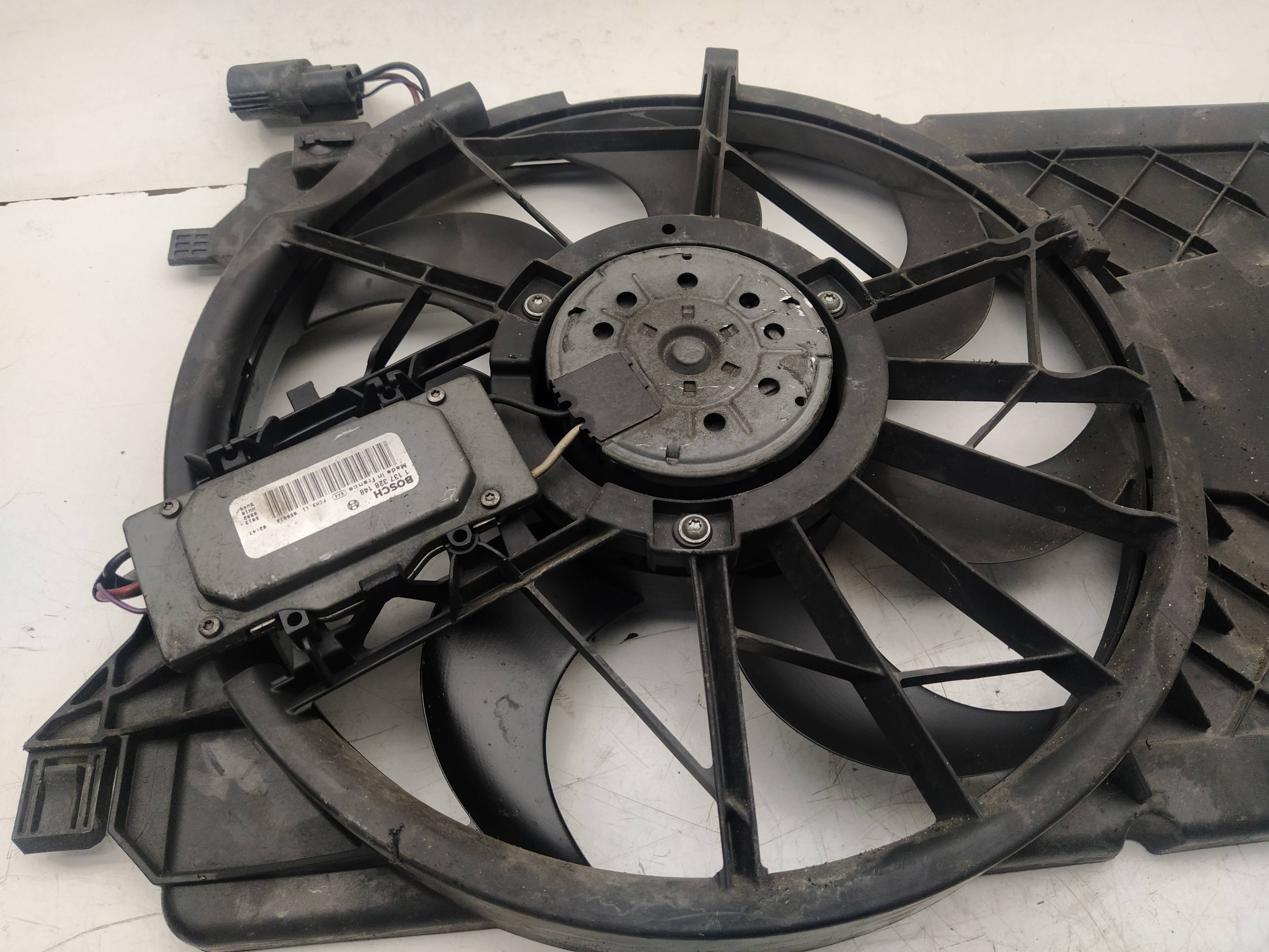 PEUGEOT Focus 2 generation (2004-2011) Difuzorový ventilátor 3M5H8C607RE,0130303930 18593378