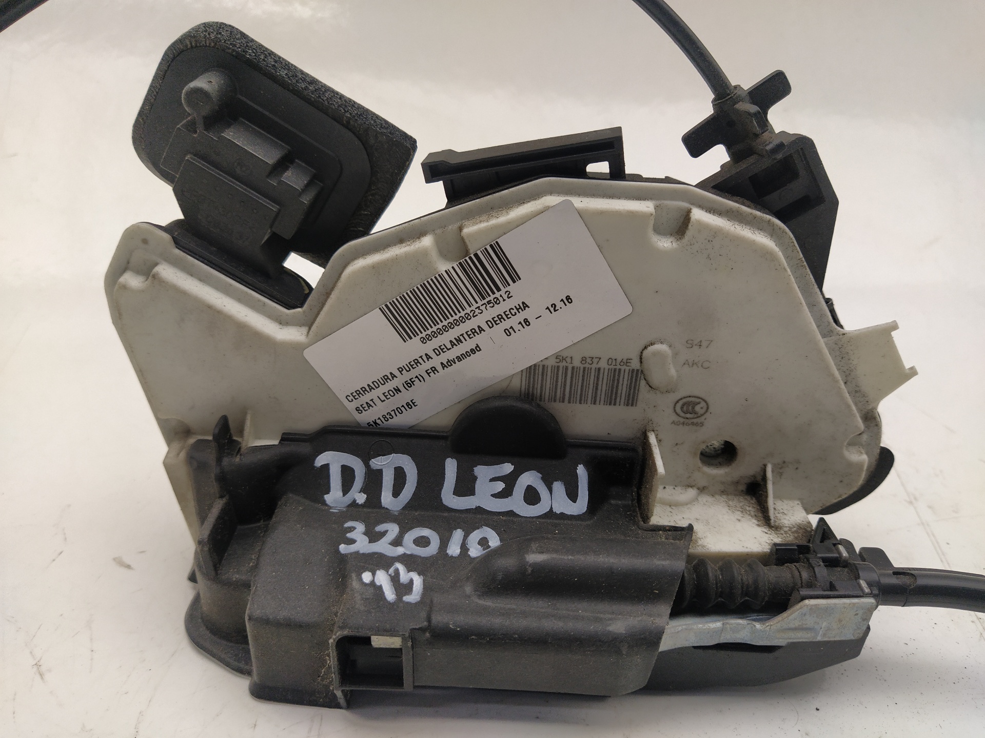 SEAT Leon 3 generation (2012-2020) Front Right Door Lock 5K1837016E 24948419
