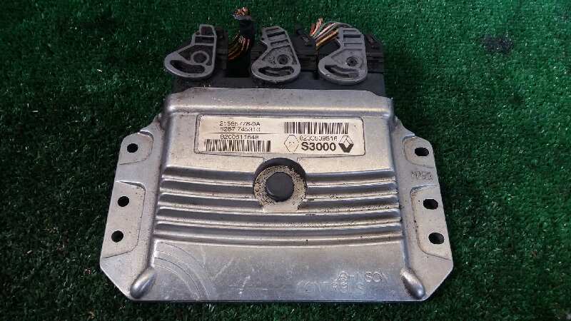 RENAULT Scenic 2 generation (2003-2010) Engine Control Unit ECU 8200509516 18427395