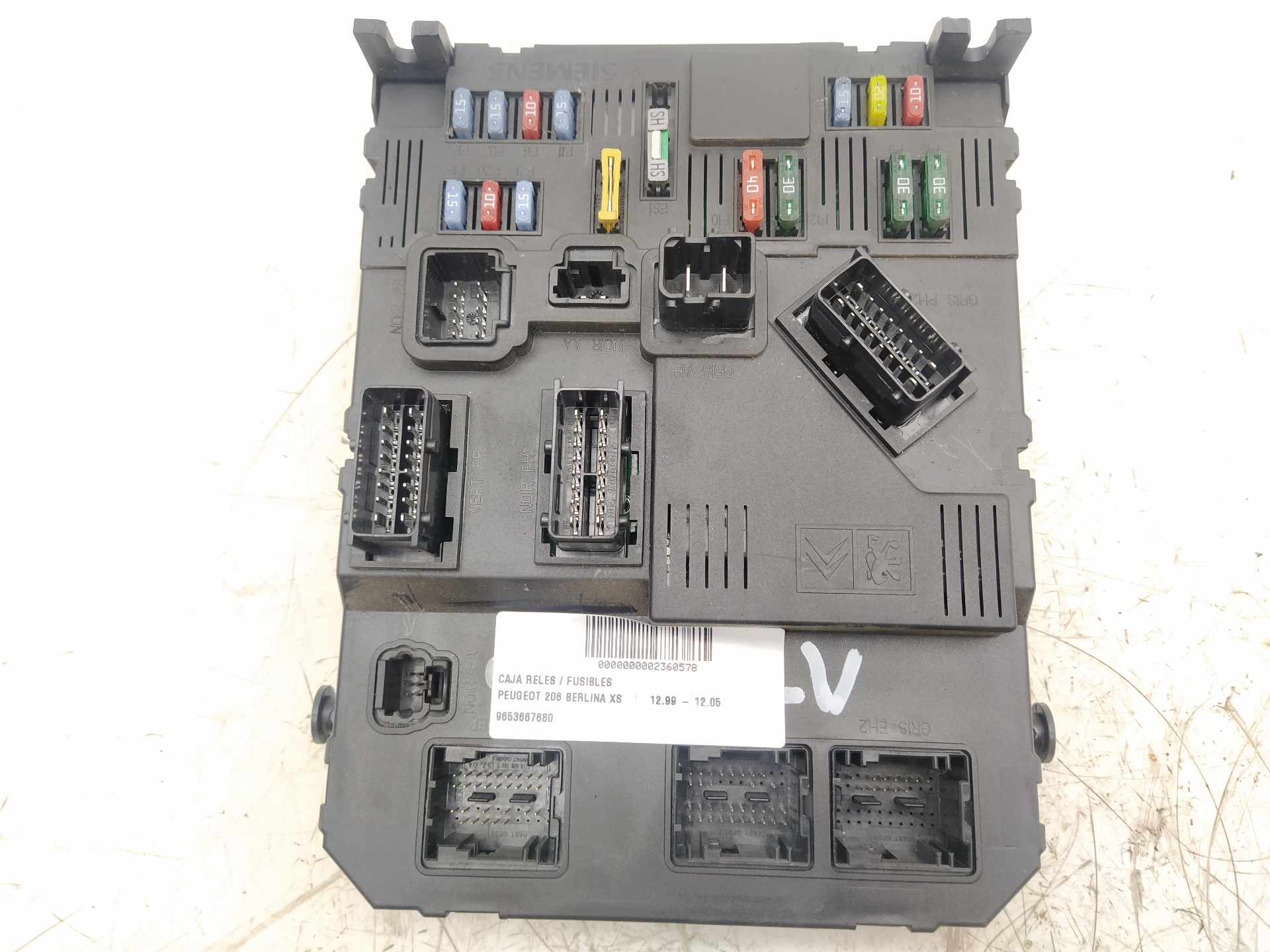 PEUGEOT 206 1 generation (1998-2009) Fuse Box 9653667680, S118085220E 23508173