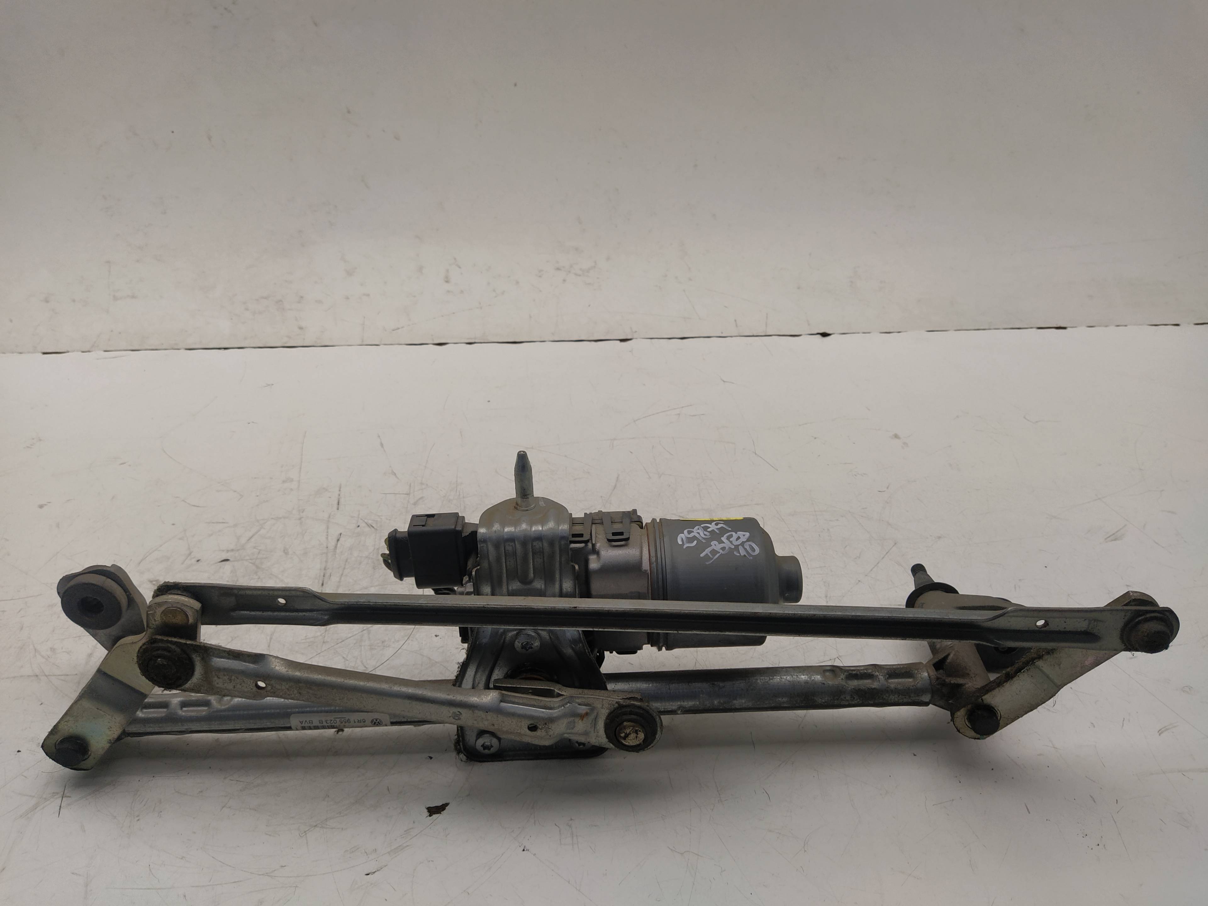 SEAT Ibiza 4 generation (2008-2017) Front Windshield Wiper Mechanism 0390241566 18626284