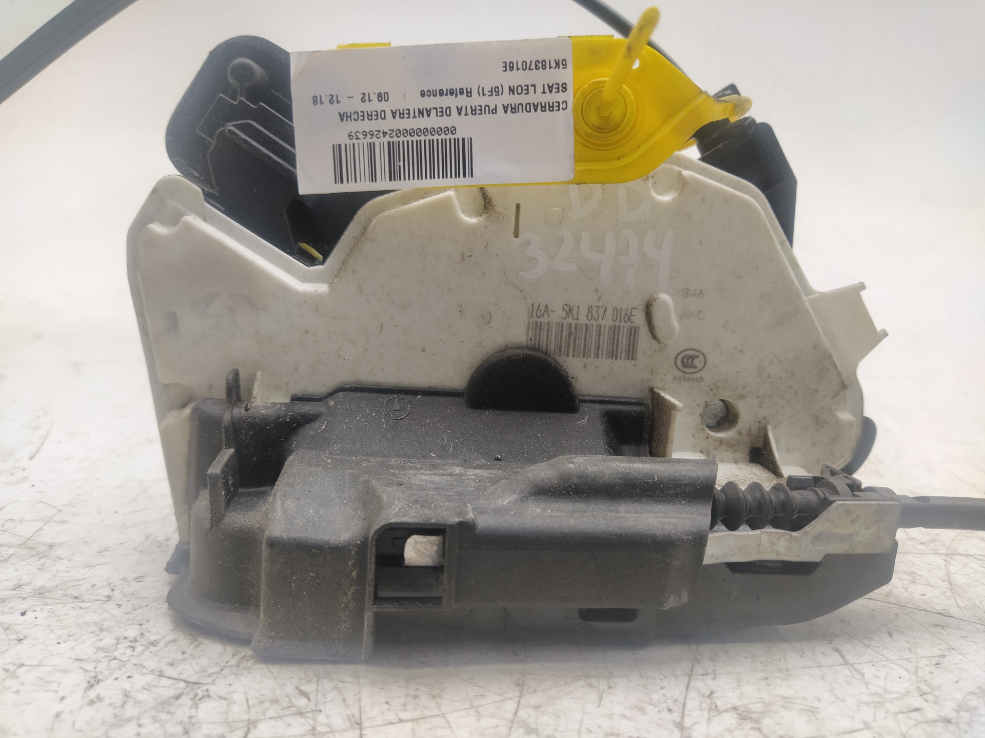 SEAT Leon 3 generation (2012-2020) Front Right Door Lock 5K1837016E 25807408