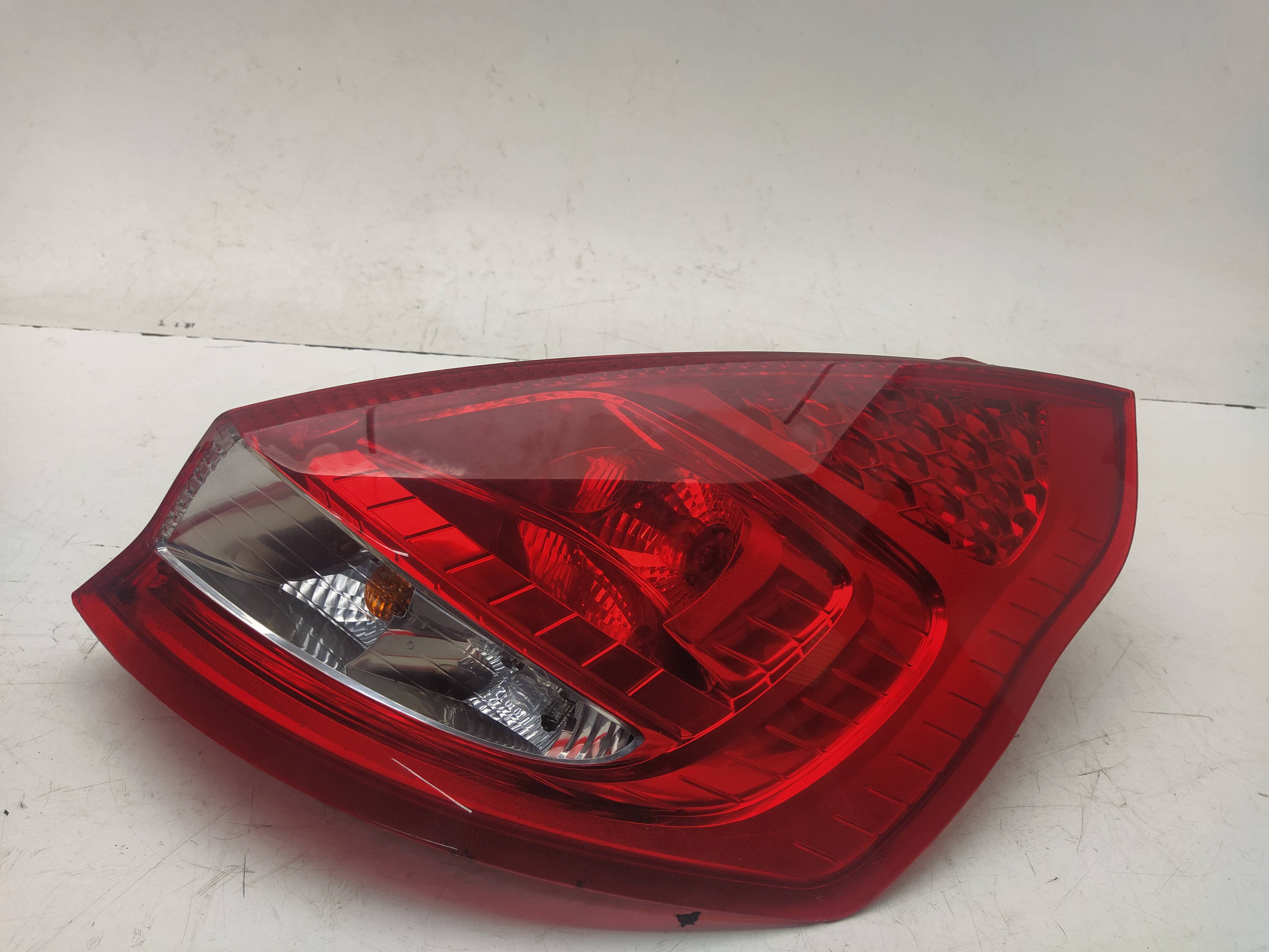 FORD Fiesta 5 generation (2001-2010) Rear Right Taillight Lamp 8A6113404AE 18581240