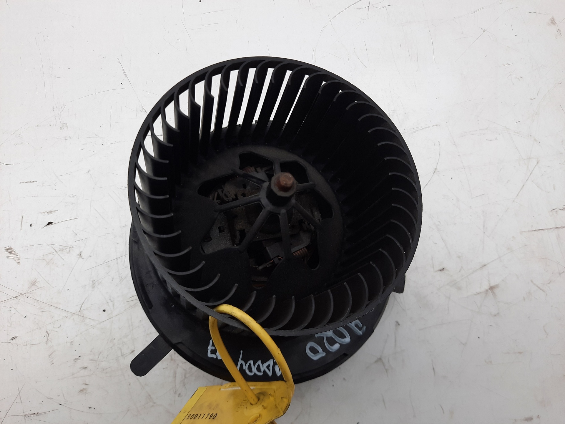 VOLKSWAGEN Caddy 3 generation (2004-2015) Heater Blower Fan 983226W 18608901