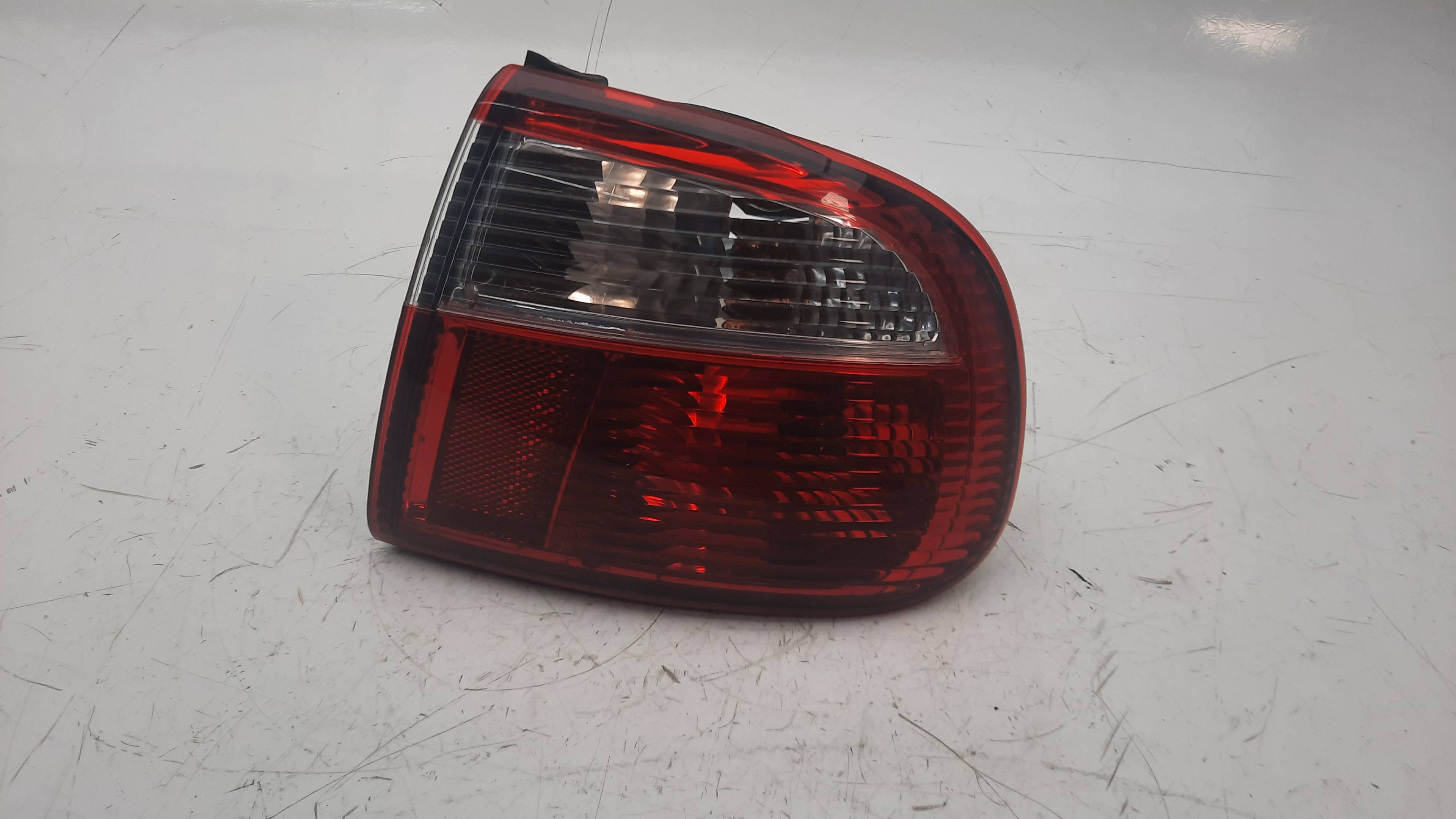 NISSAN Toledo 2 generation (1999-2006) Rear Right Taillight Lamp 1M5945257 18544576