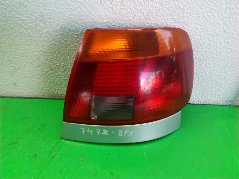 HONDA A4 B5/8D (1994-2001) Фонарь задний правый 18412309