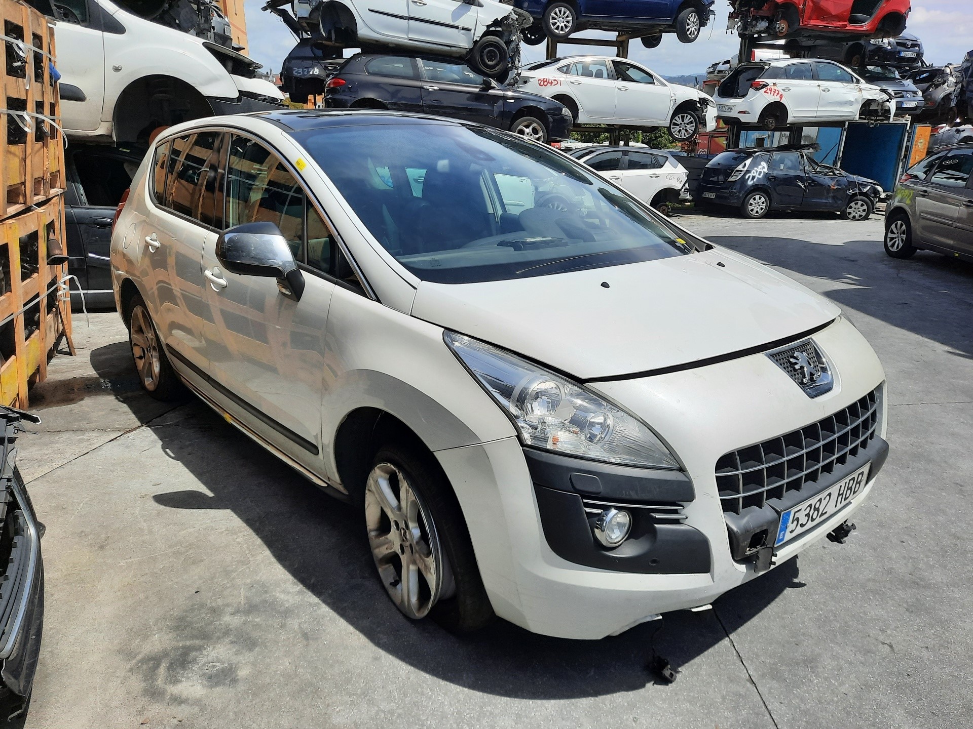 PEUGEOT 3008 1 generation (2010-2016) Vindrutetorkare fram 3397021288,9671062180 24599097