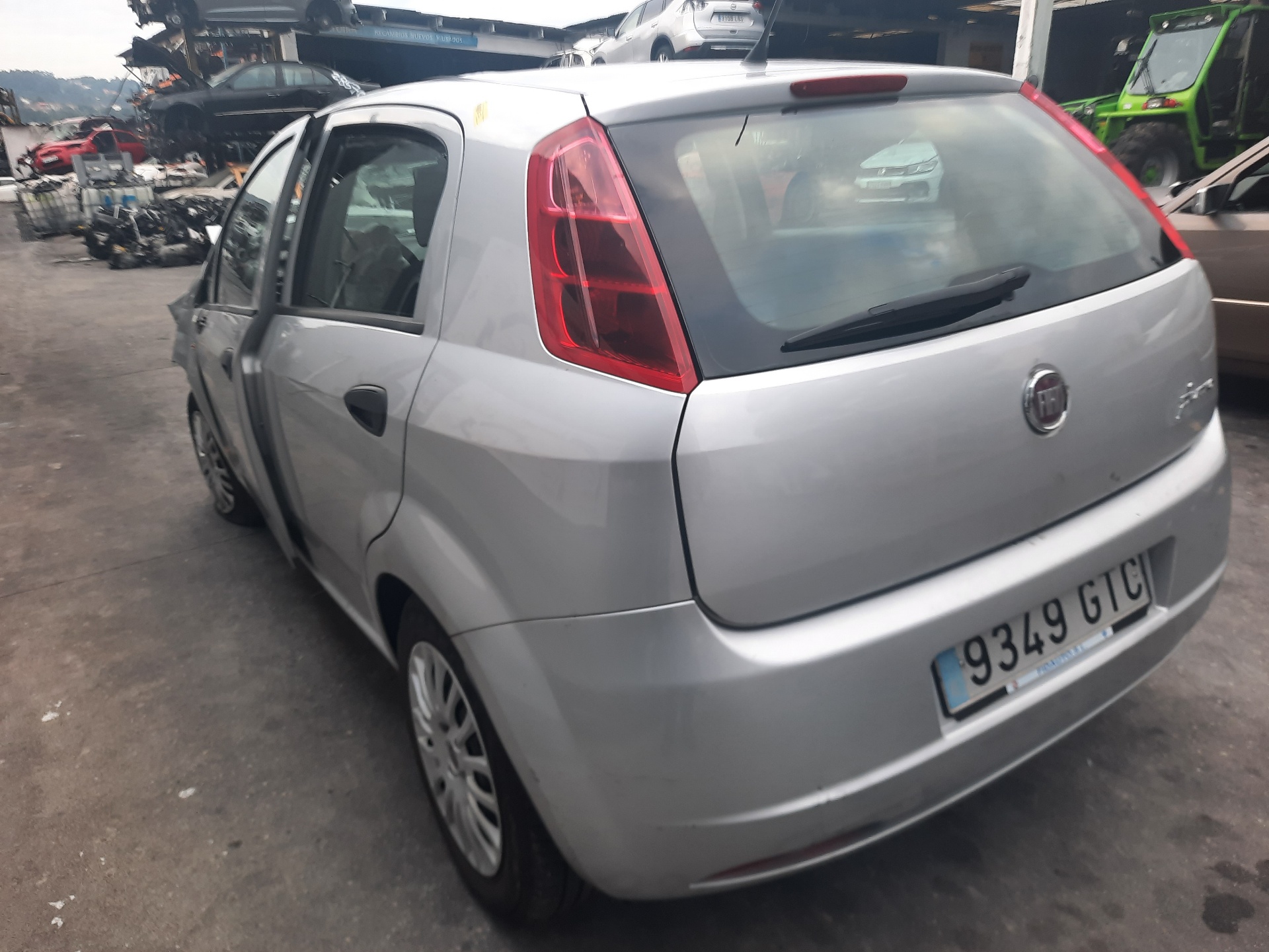 FIAT Punto 3 generation (2005-2020) Фонарь задний правый 517015900 18611811