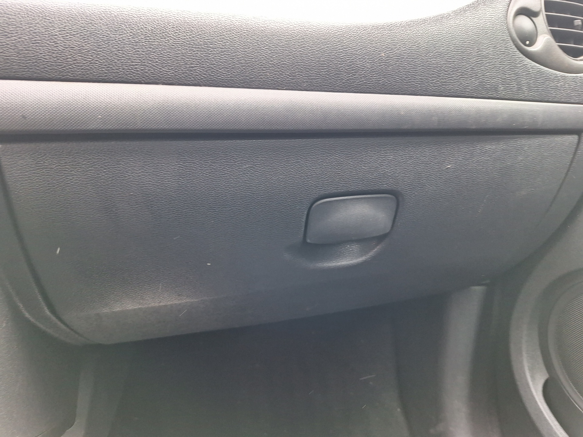 RENAULT Clio 3 generation (2005-2012) Glove Box 8200407712 24907635