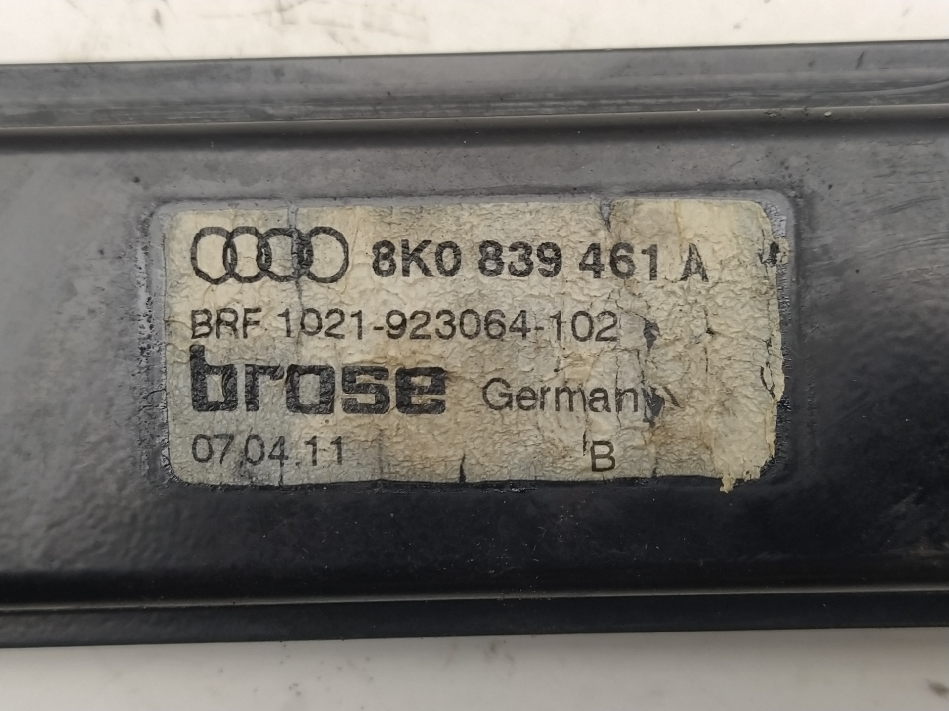 AUDI A4 B8/8K (2011-2016) Fönsterlyftare till vänster bak 8K0839461A 25351425