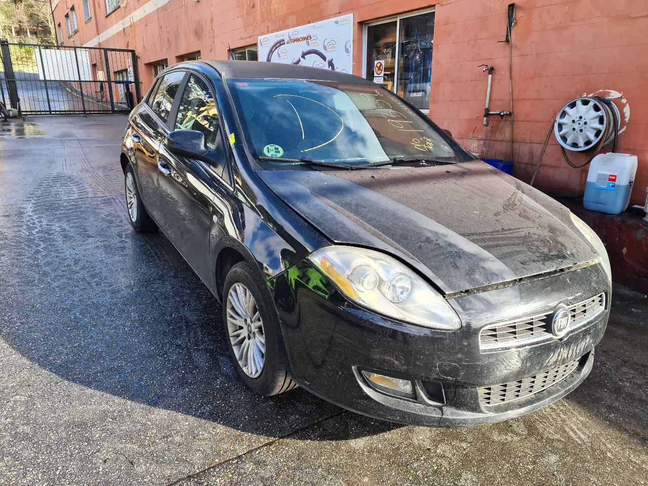 FIAT Bravo 2 generation (2007-2011) Priekšējo kreiso durvju logu pacēlājs 1060308 18570031