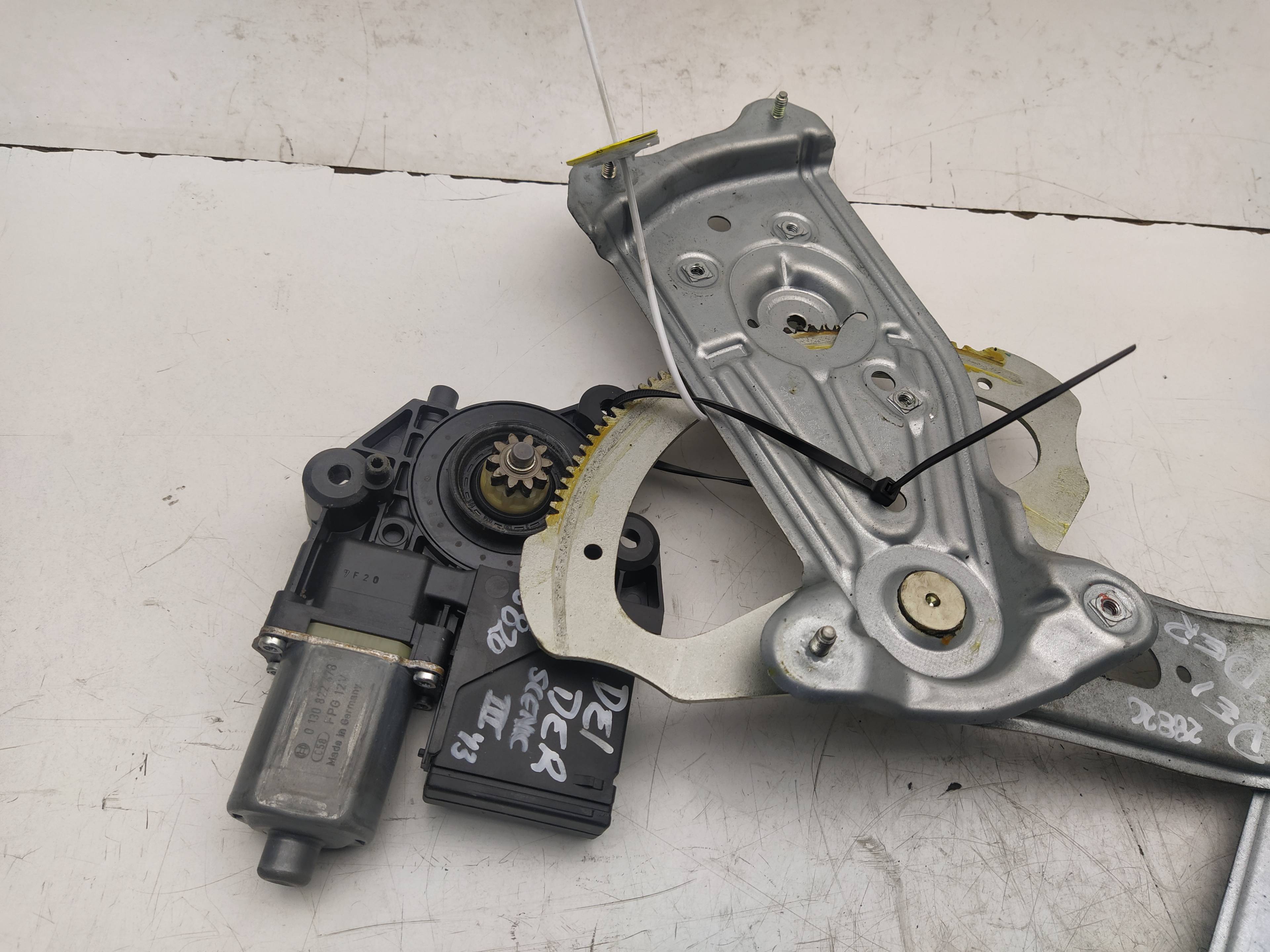 RENAULT Scenic 3 generation (2009-2015) Front Right Door Window Regulator 965916102, 807302741R 18634253