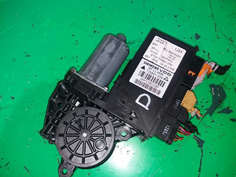 SUZUKI A4 B6/8E (2000-2005) Front Right Door Window Control Motor 8E1959802H 18414620