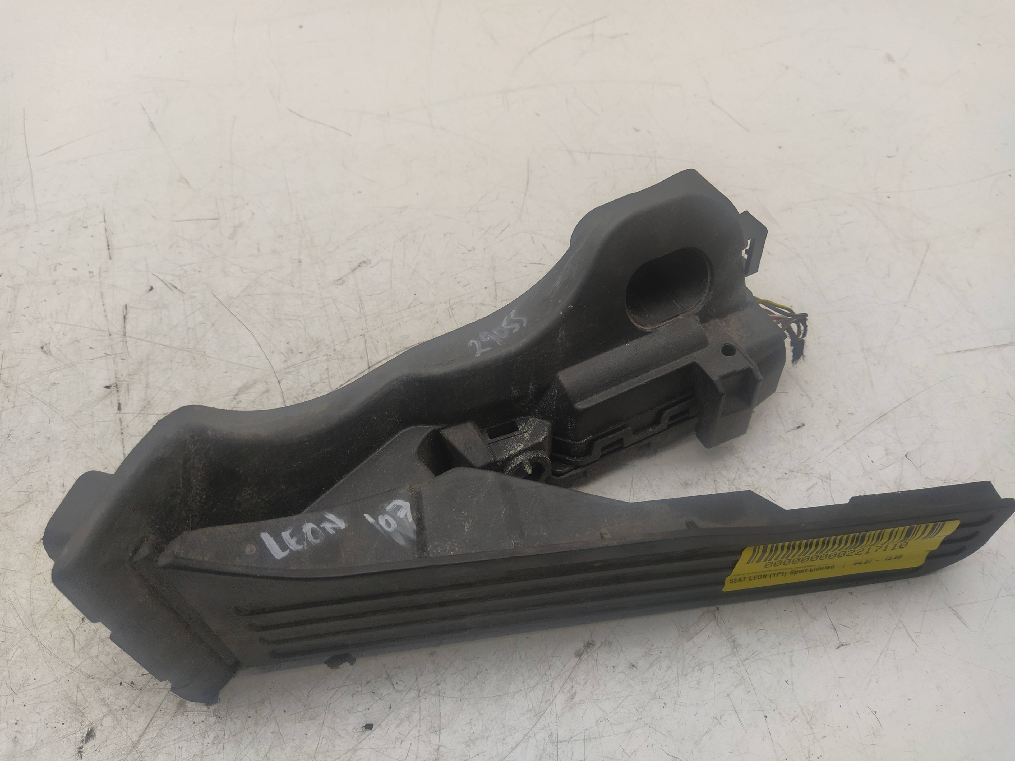 SEAT Leon 2 generation (2005-2012) Muut kehon osat 1K1721503P 18641642