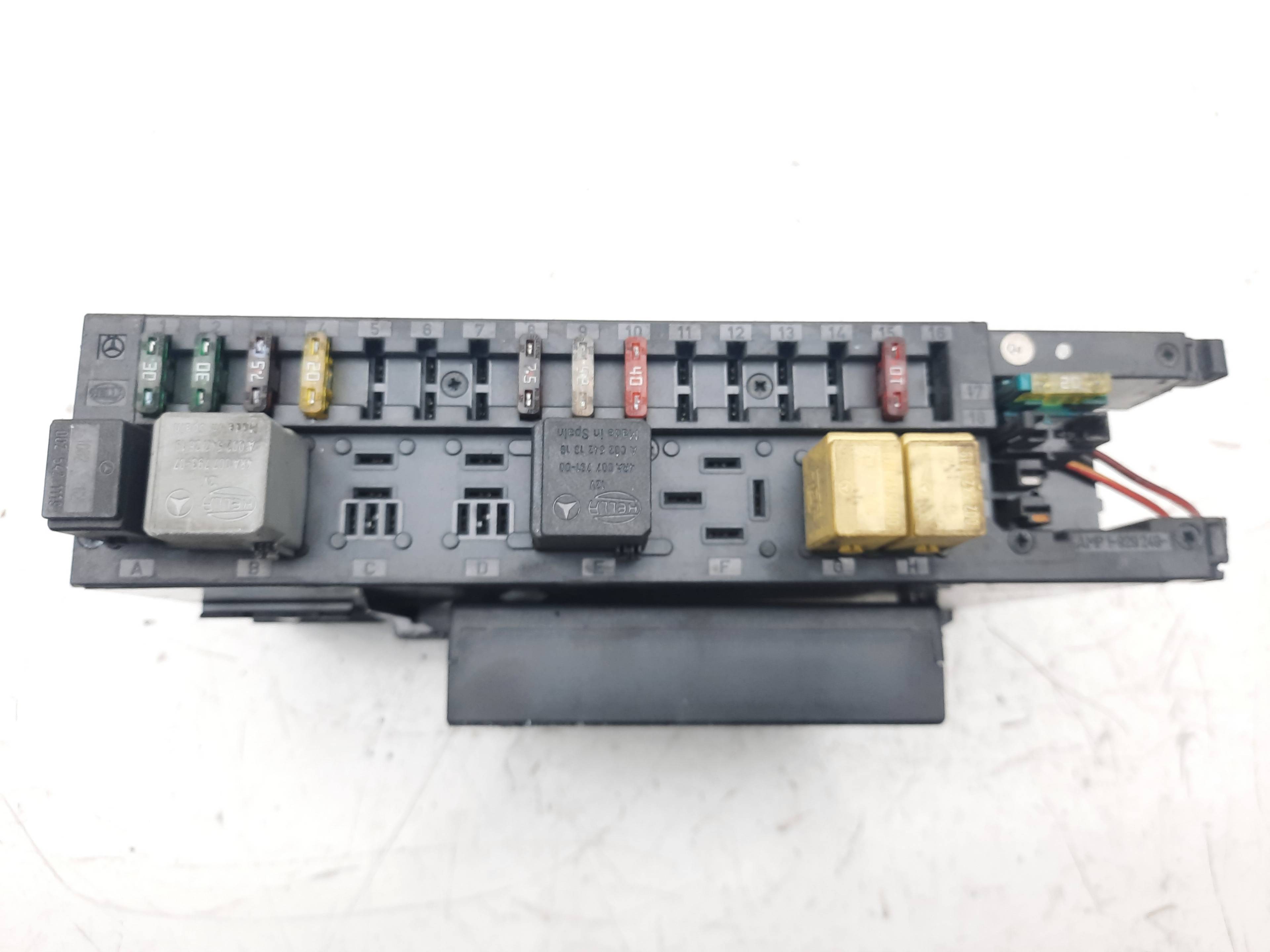 MERCEDES-BENZ C-Class W203/S203/CL203 (2000-2008) Fuse Box 2035450701 18546011