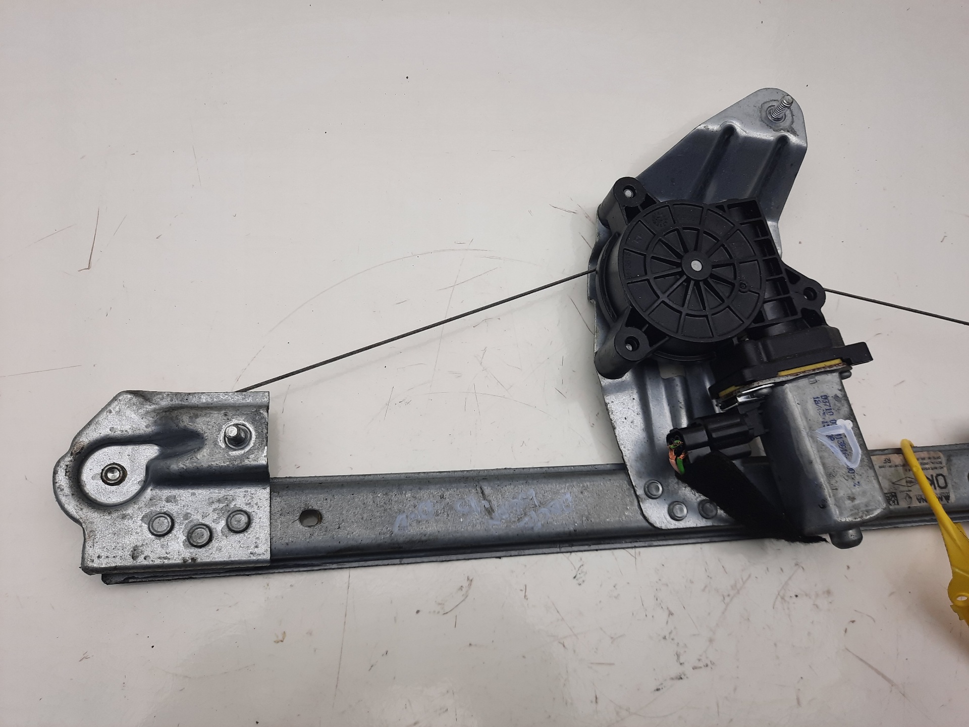 DACIA Logan 1 generation (2004-2012) Front Right Door Window Regulator 807209299R 20139307