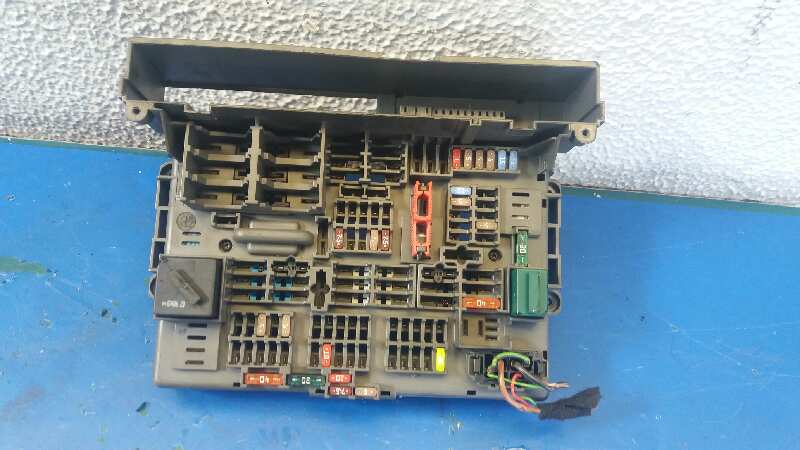 BMW 1 Series E81/E82/E87/E88 (2004-2013) Fuse Box 911944603 18422584