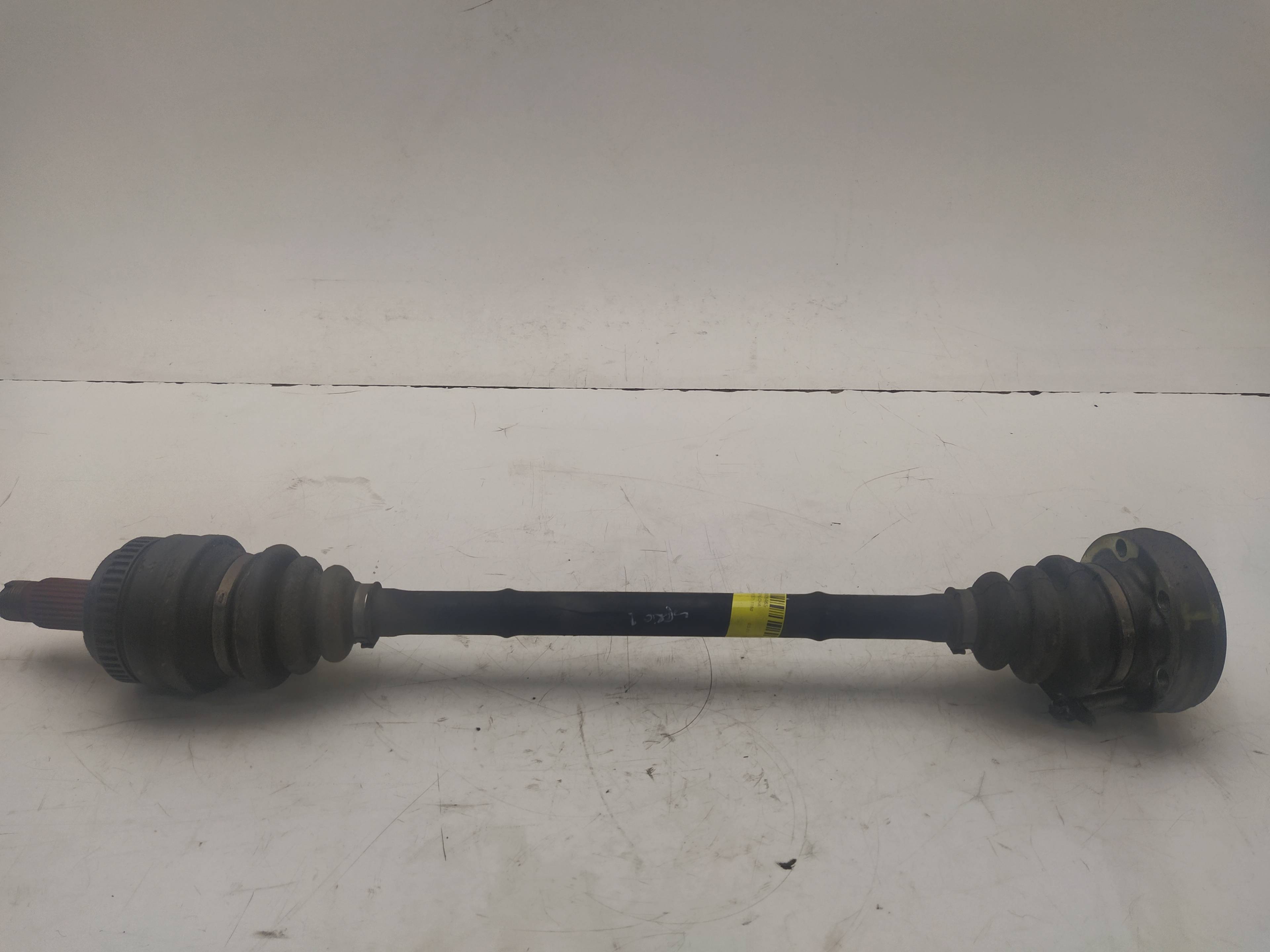 BMW 1 Series E81/E82/E87/E88 (2004-2013) Rear Right Driveshaft 7533446 18575671