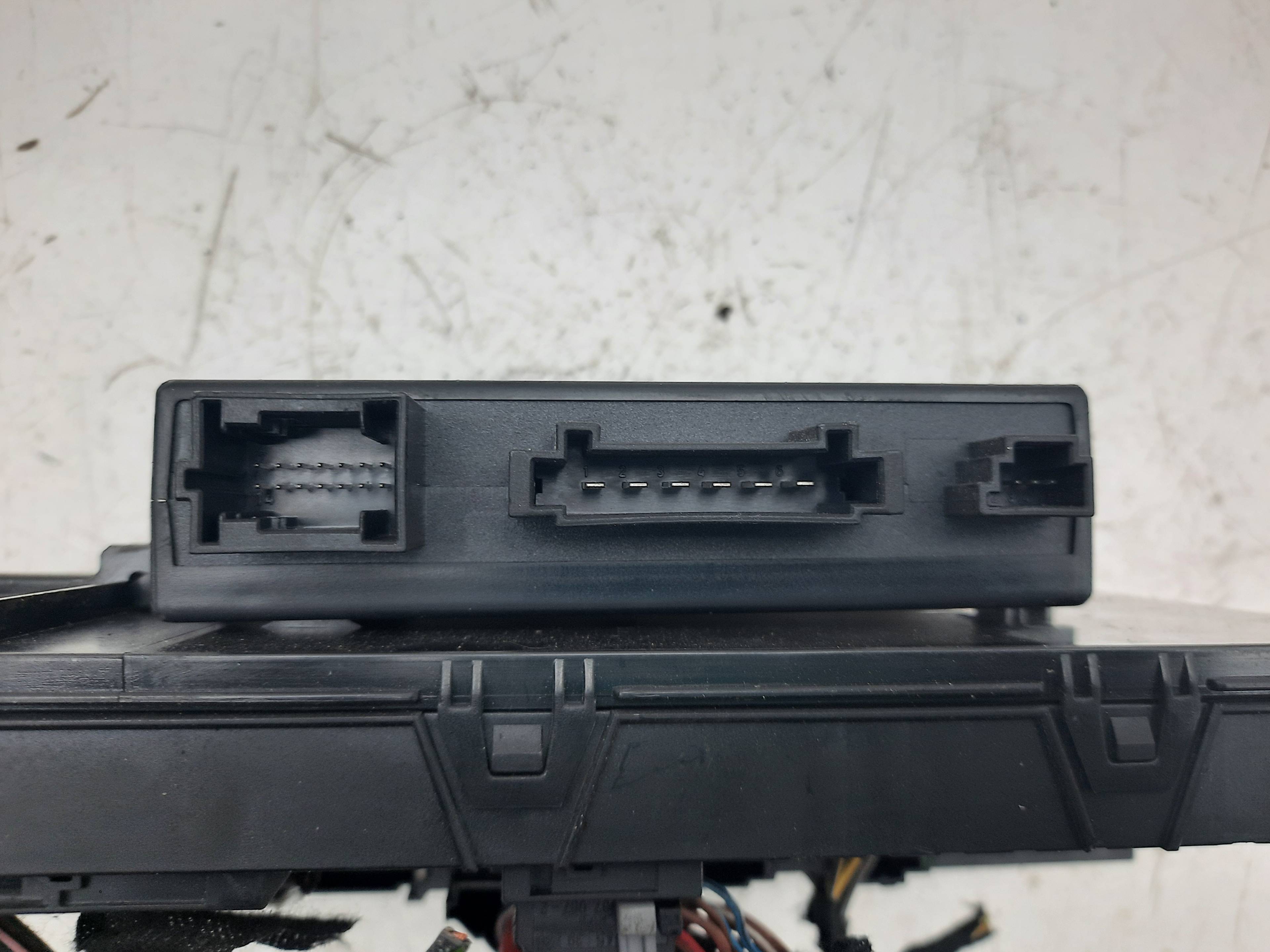 MERCEDES-BENZ C-Class W203/S203/CL203 (2000-2008) Fuse Box 2035450701 18546011