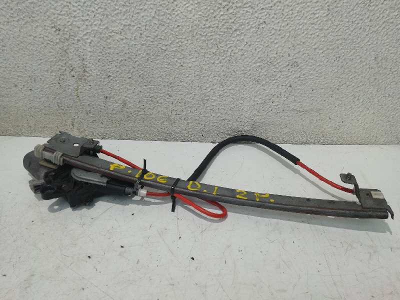 PEUGEOT Saxo 2 generation (1996-2004) Front Left Door Window Regulator 400393A 18517684