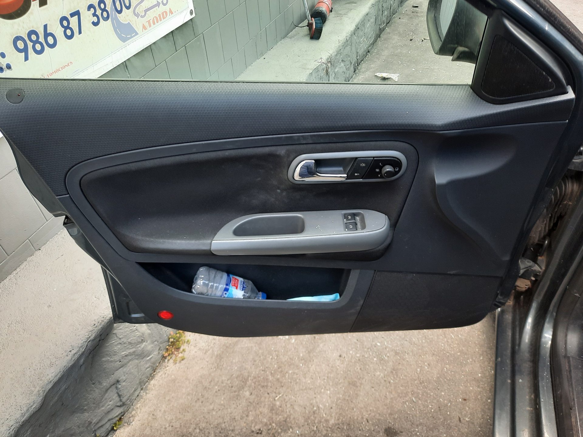 SEAT Cordoba 2 generation (1999-2009) Priekinių kairių durų stiklo pakelėjas 6L4837461 18657991