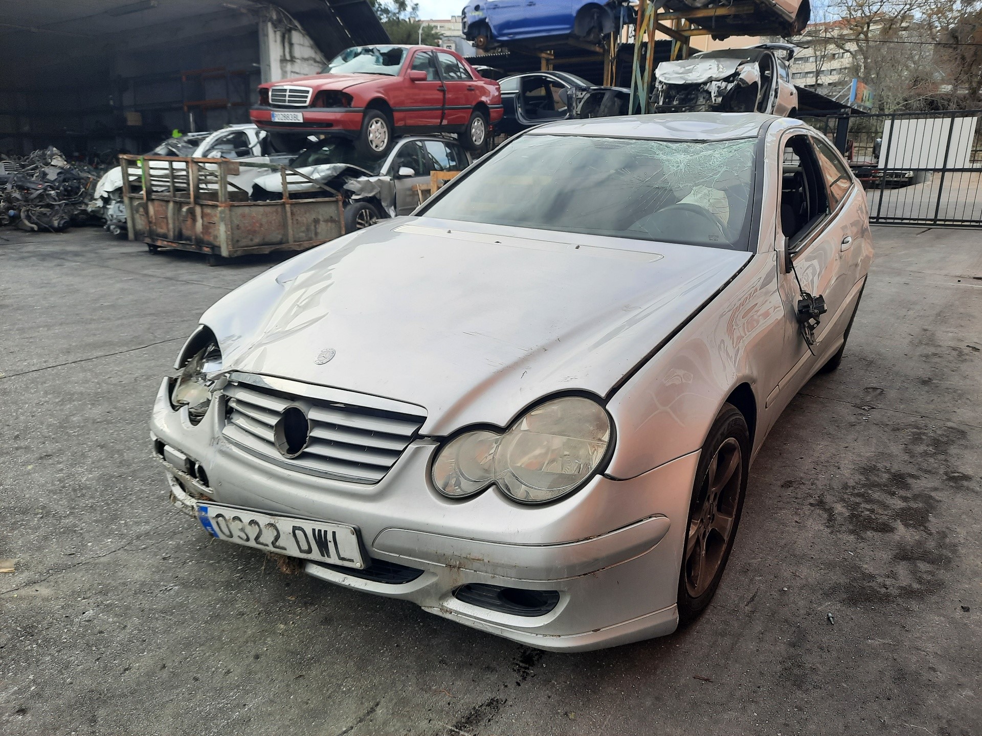 MITSUBISHI C-Class W203/S203/CL203 (2000-2008) Ступица передняя левая A2043320101 18606830