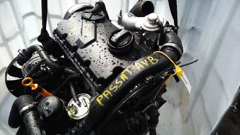 VOLKSWAGEN Passat B5 (1996-2005) Motor AVB 18472448