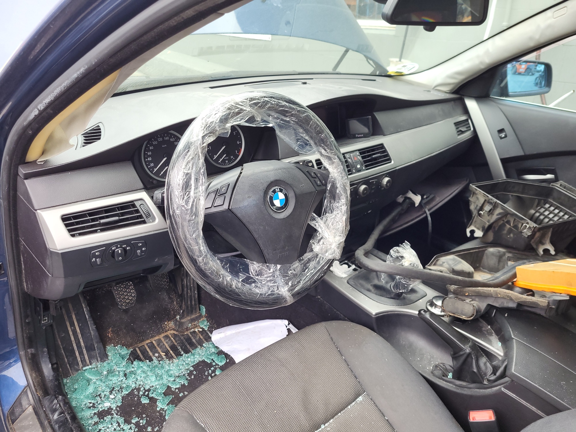 BMW 5 Series E60/E61 (2003-2010) Priekinių dešinių durų stiklo pakelėjas 51337184384 18662732