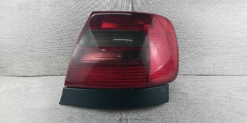 HONDA A4 B5/8D (1994-2001) Rear Right Taillight Lamp 270397 18466658