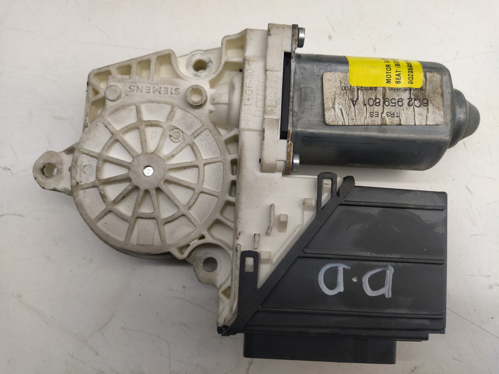 SEAT Cordoba 2 generation (1999-2009) Motor de control geam ușă dreapta față 6Q2959801A 22294419