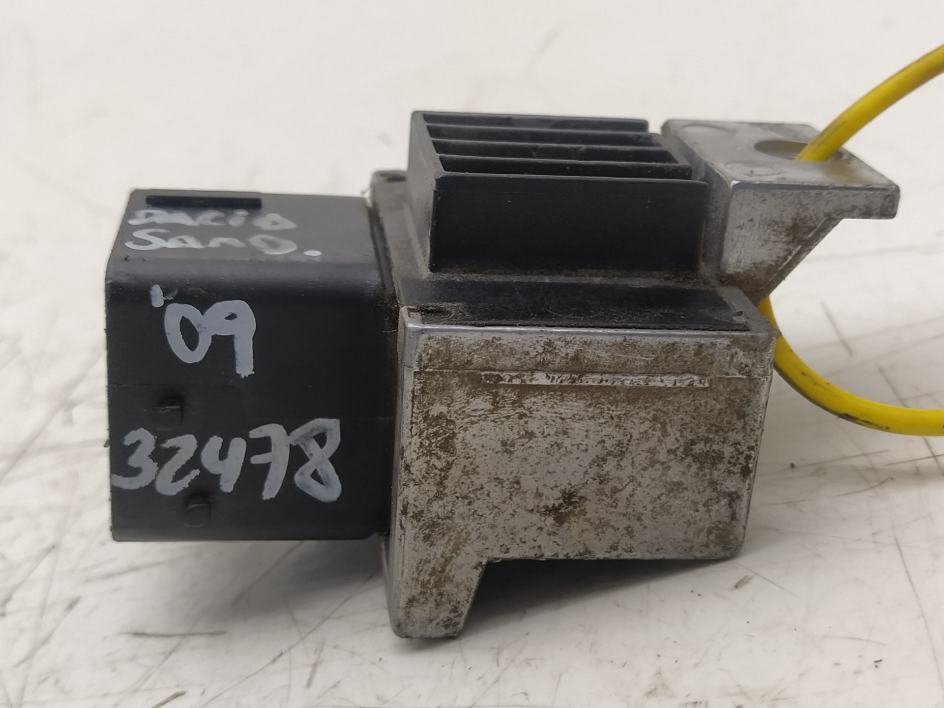 FORD Relays 9640469680A 25706351