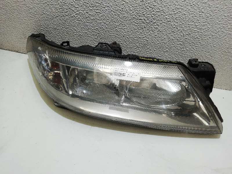 RENAULT Laguna 2 generation (2001-2007) Pravé predné svetlo 8200002847,89004686 18494686