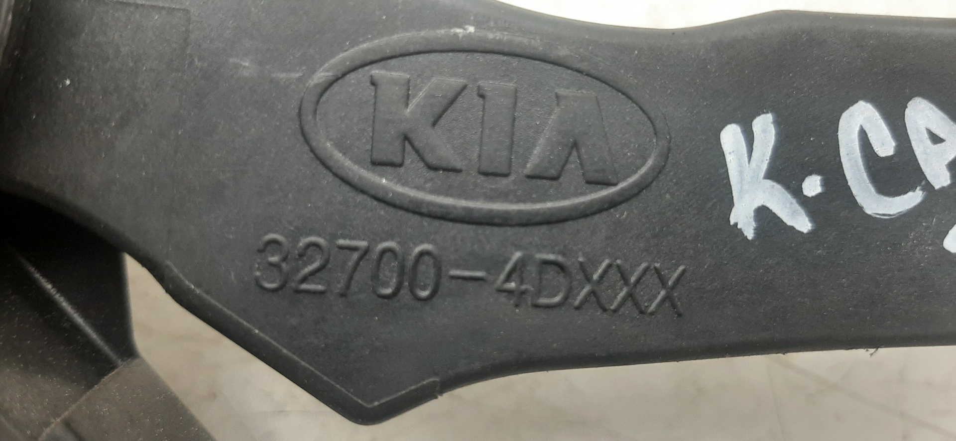 KIA Carnival 2 generation (2006-2010) Akseleratoriaus (gazo) pedalas 327004DXXX 23856526