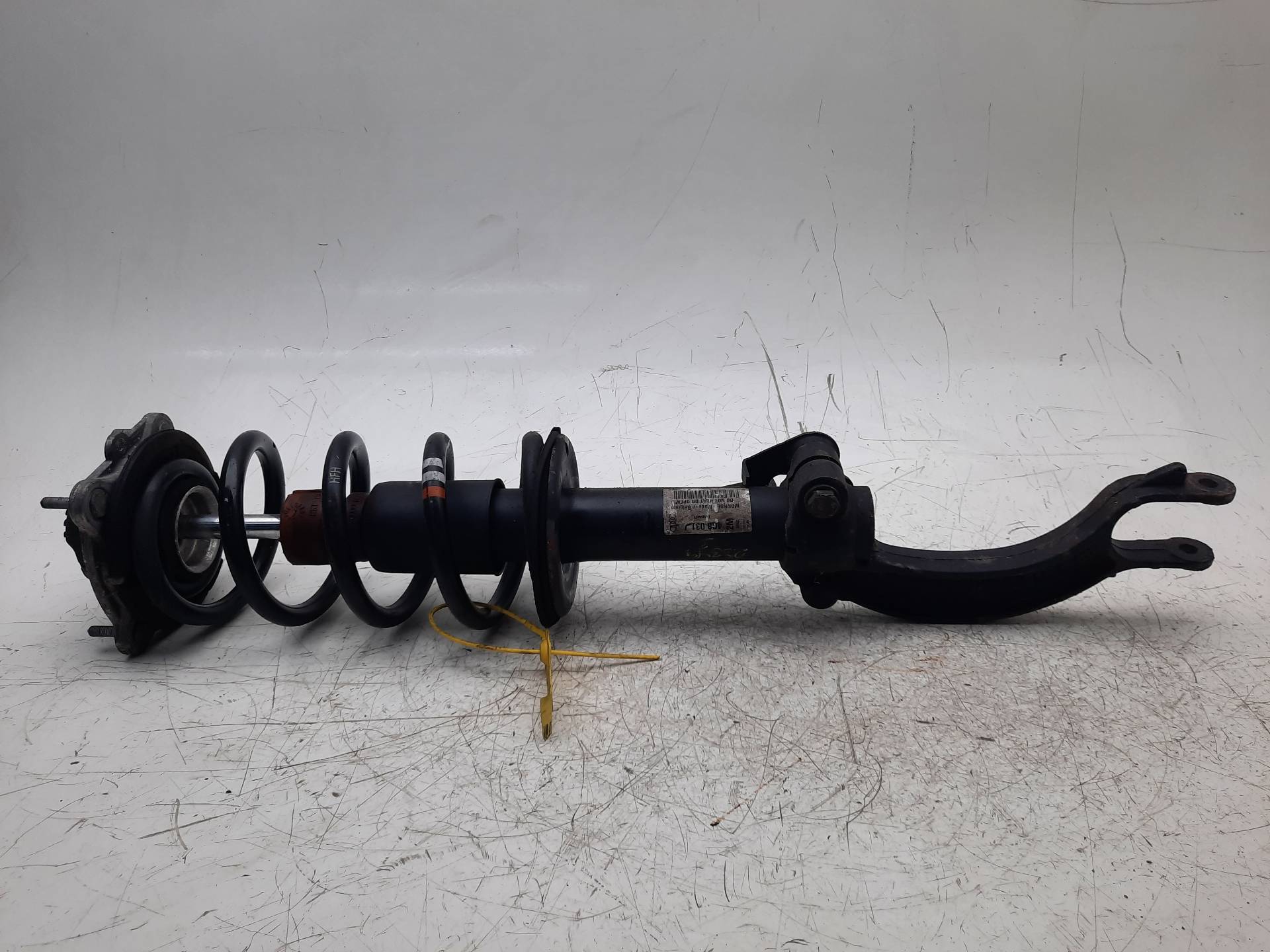 AUDI A6 C7/4G (2010-2020) Front Left Shock Absorber 4G8031J 24009478