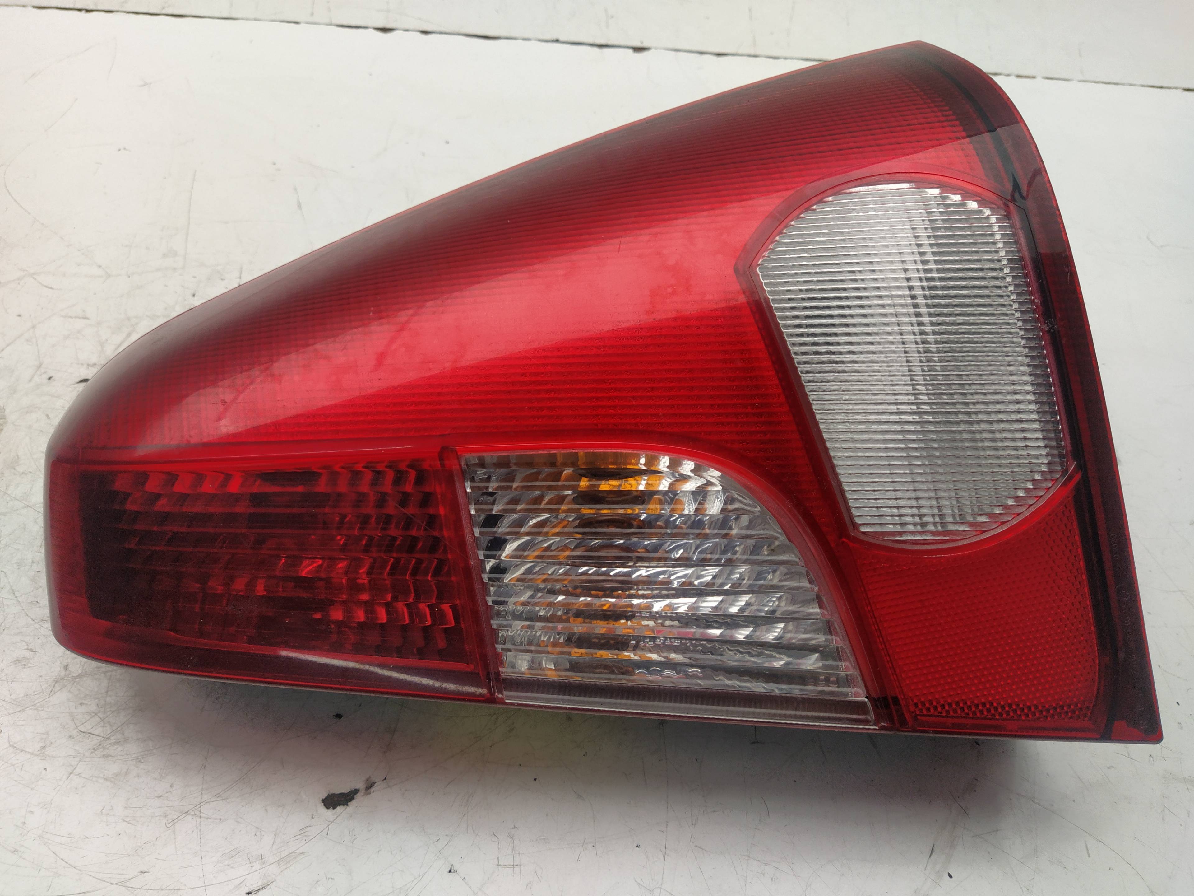 DACIA Logan 1 generation (2004-2012) Rear Right Taillight Lamp 8200498393 18574232