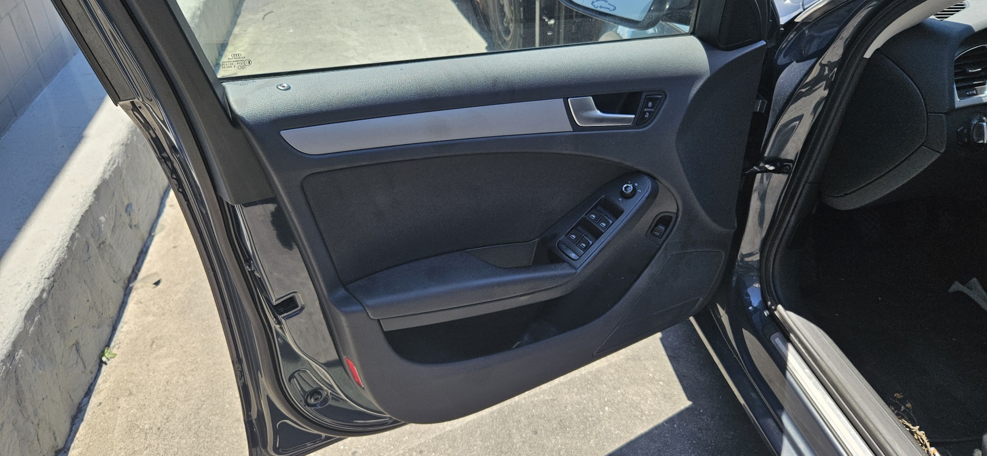 AUDI A4 B8/8K (2011-2016) Forreste venstre dør vinduesregulator 25351454