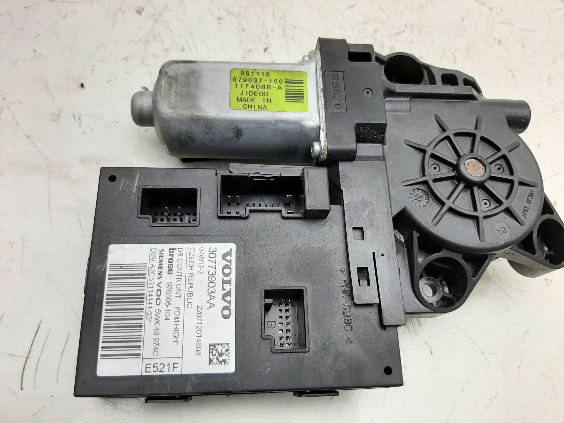 VOLVO C30 1 generation (2006-2013) Moteur de commande de vitre de porte avant droite 30773903AA, 979037100, 976595104 24009782