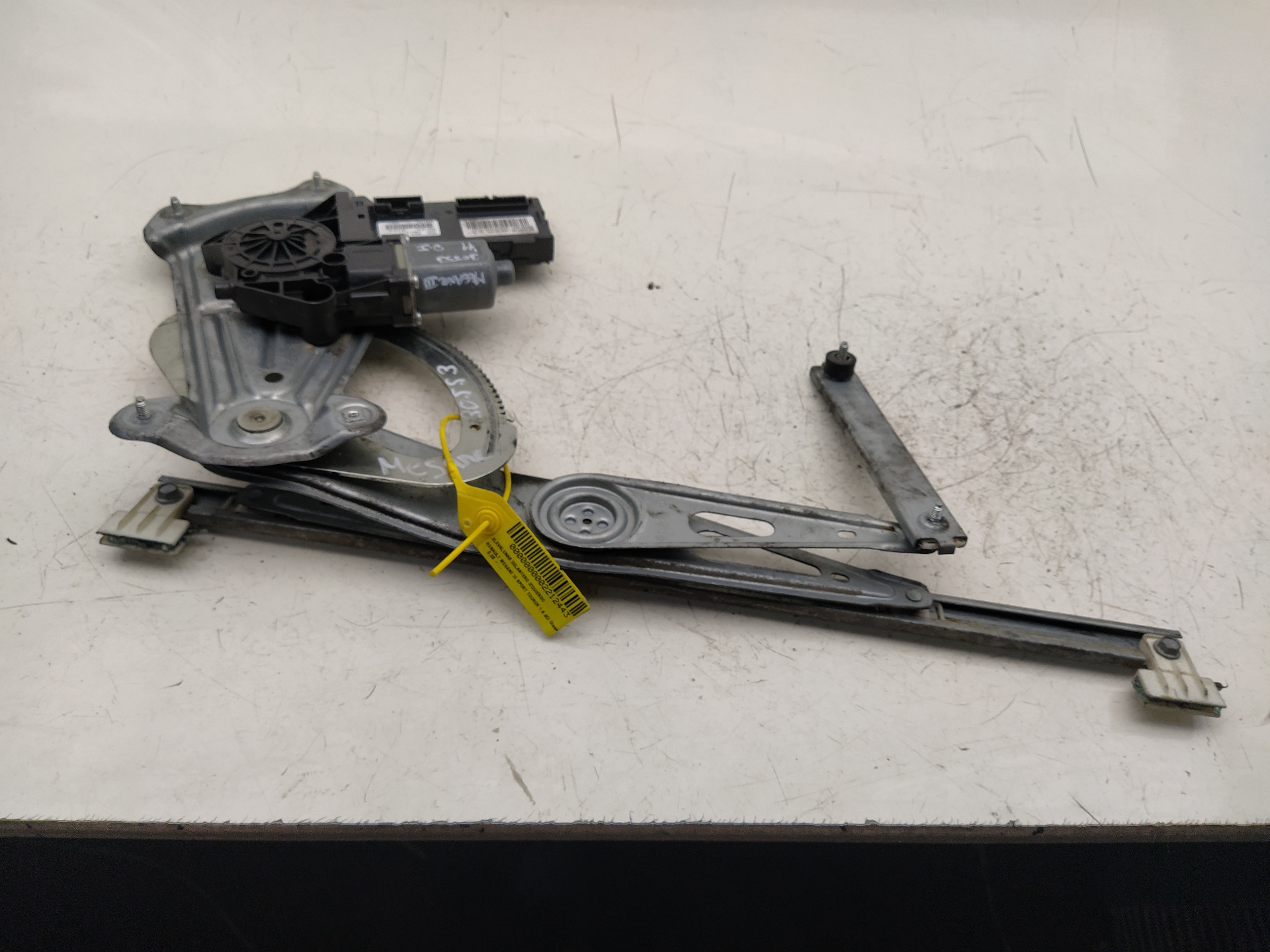 RENAULT Megane 3 generation (2008-2020) Front Left Door Window Regulator 968431100 18640421