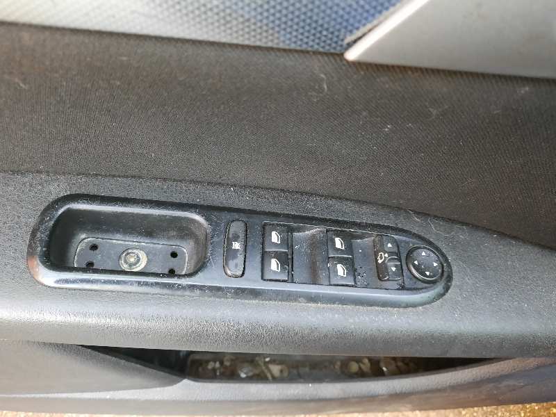 PEUGEOT 407 1 generation (2004-2010) Кнопка стеклоподъемника передней левой двери 96468704XT 18540289