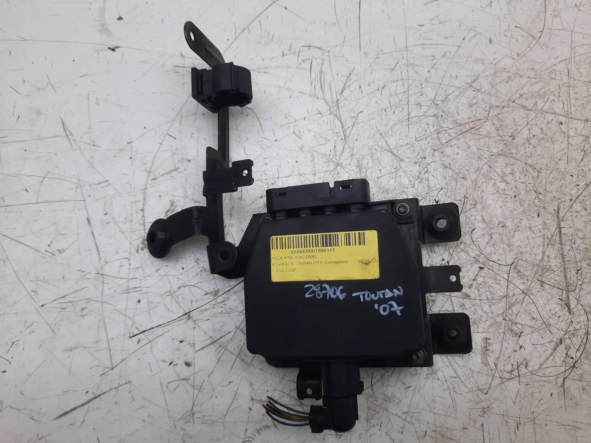 VOLKSWAGEN Touran 1 generation (2003-2015) Solenoid Valve 6Q0906625 18574129