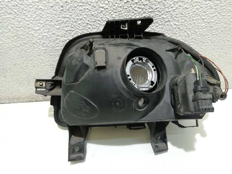 RENAULT Clio 2 generation (1998-2013) Front Right Headlight 7701697618, 67735101 18521923