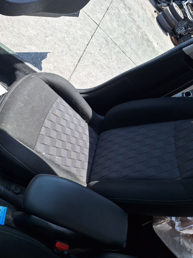 CITROËN C-Elysee 2 generation (2012-2017) Front Right Seat 25393001