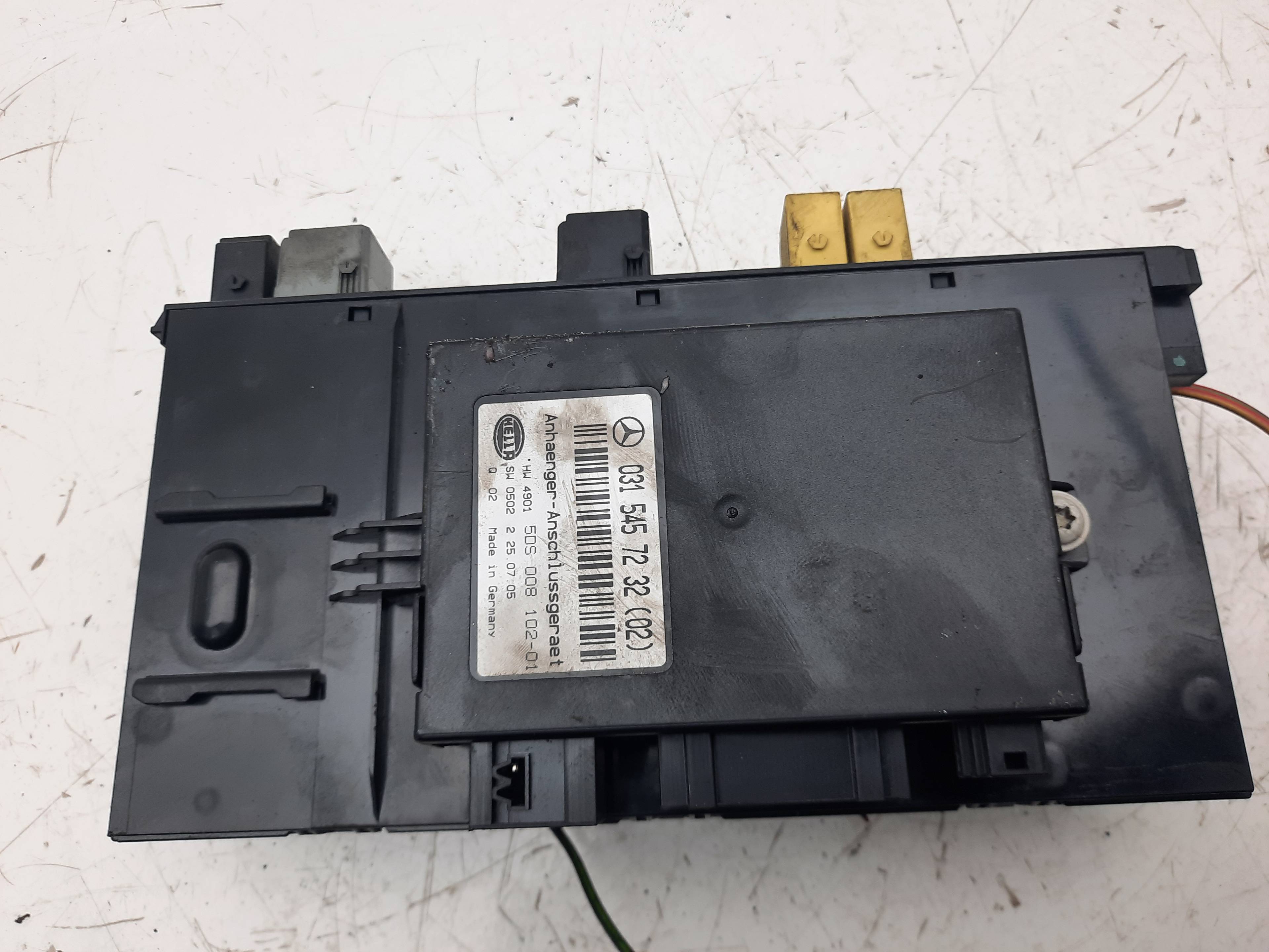 MERCEDES-BENZ C-Class W203/S203/CL203 (2000-2008) Fuse Box 2035450701 18546011