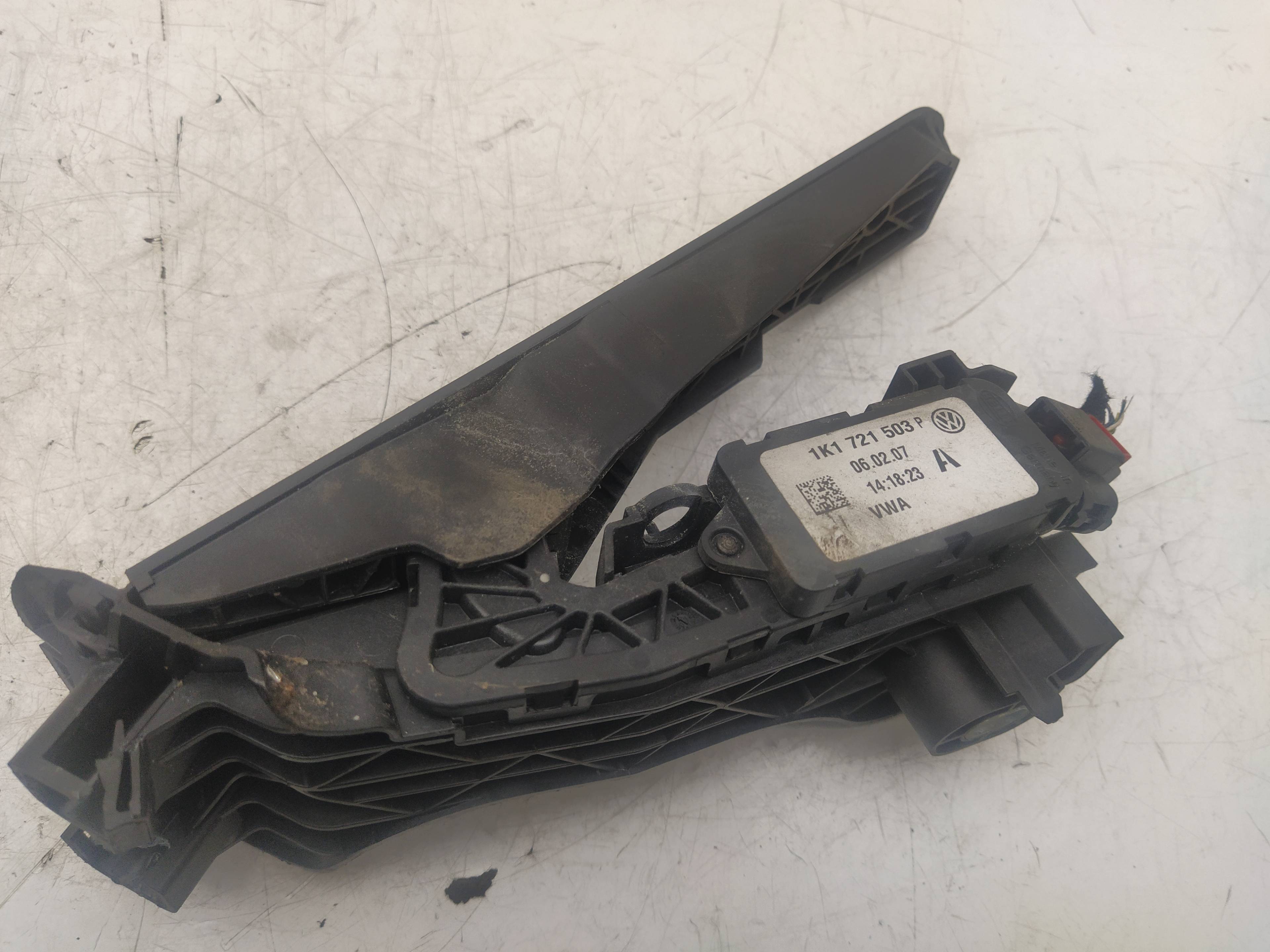 SEAT Leon 2 generation (2005-2012) Muut kehon osat 1K1721503P 18641642