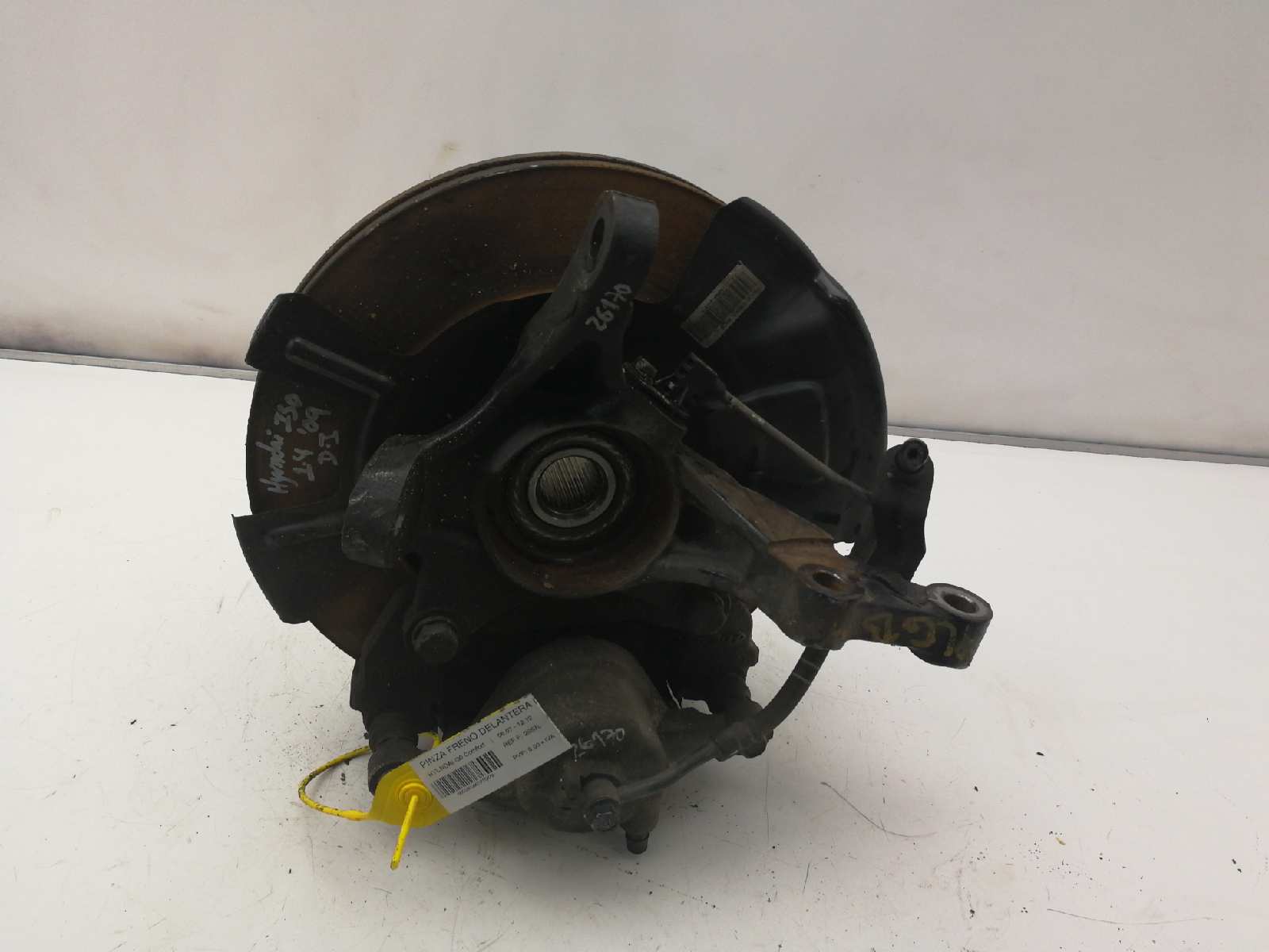 HYUNDAI i30 FD (1 generation) (2007-2012) Front Left Wheel Hub 517152H100 18514725