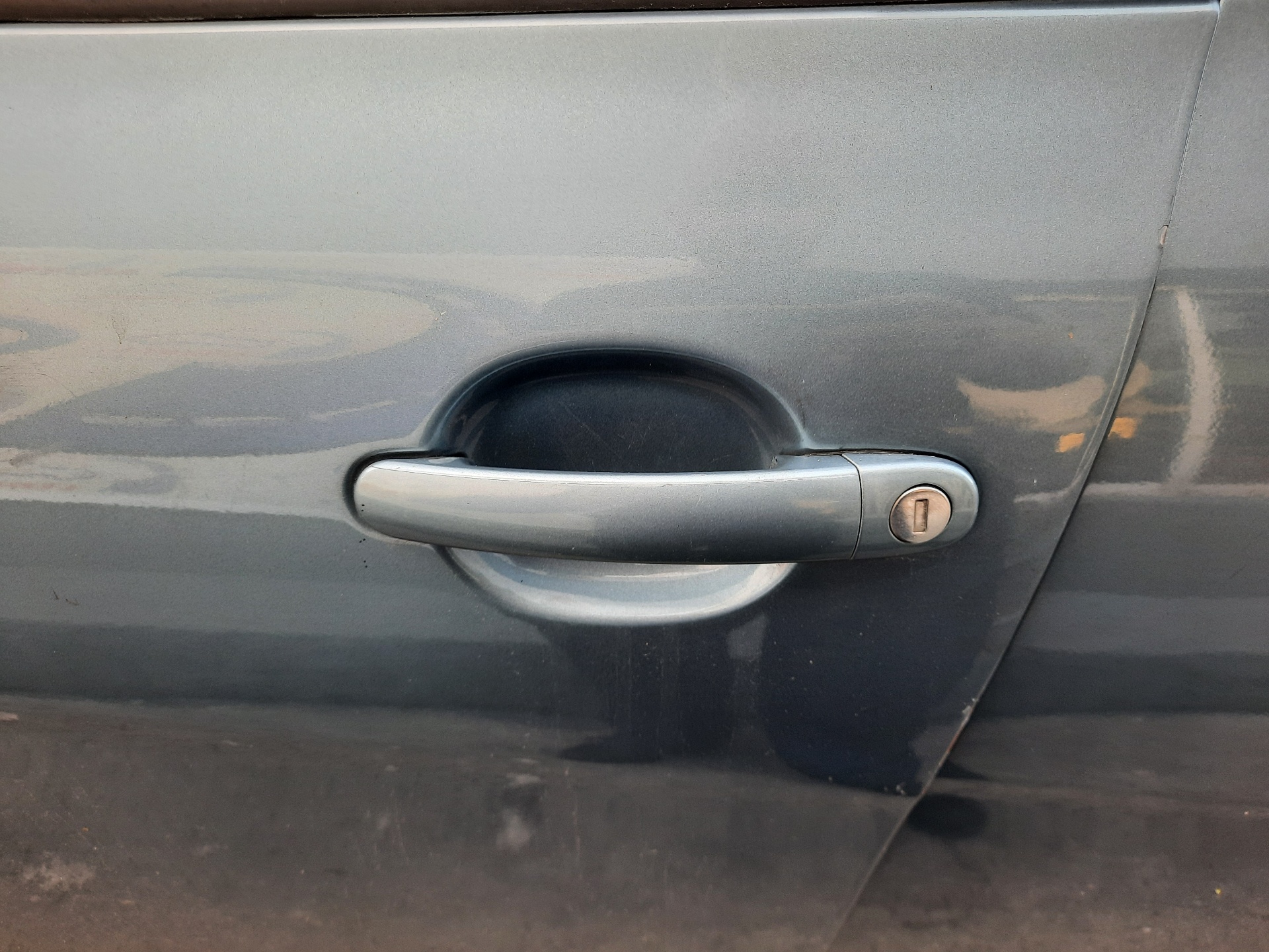 SEAT Leon 2 generation (2005-2012) Priekinių kairių durų išorinė rankenėlė 3B0837207GGRU 18784927
