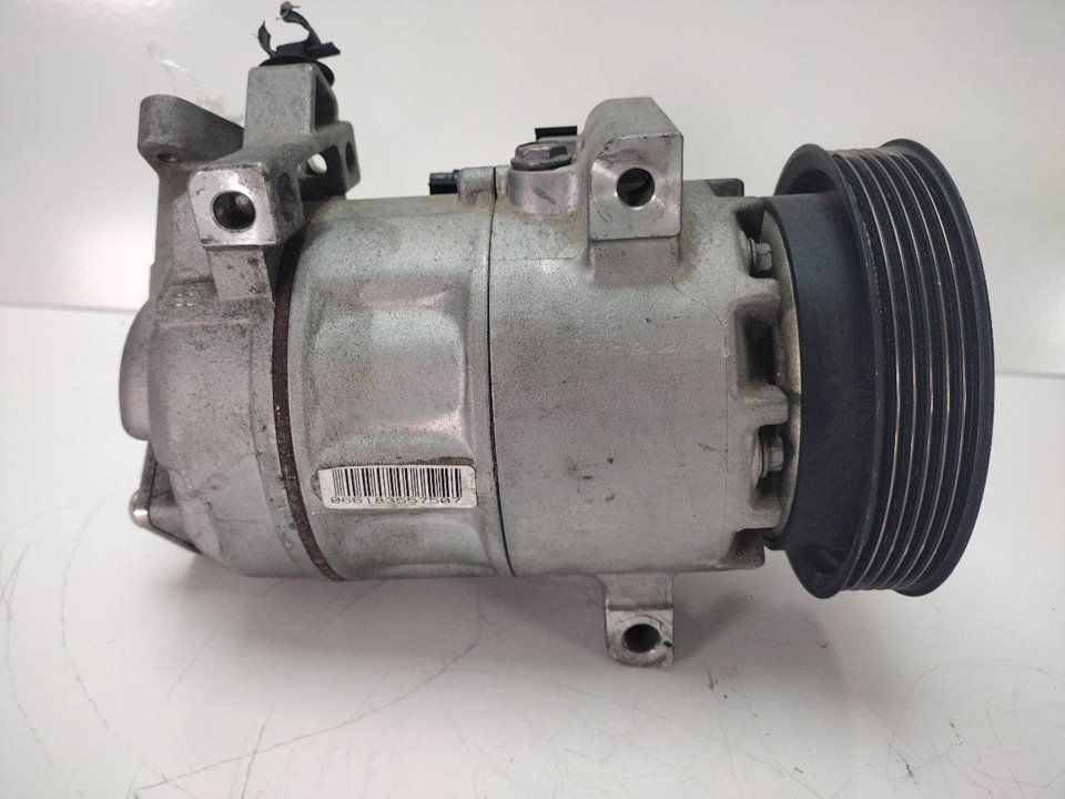 RENAULT Captur 1 generation (2013-2019) Air Condition Pump 926008582R 25951940