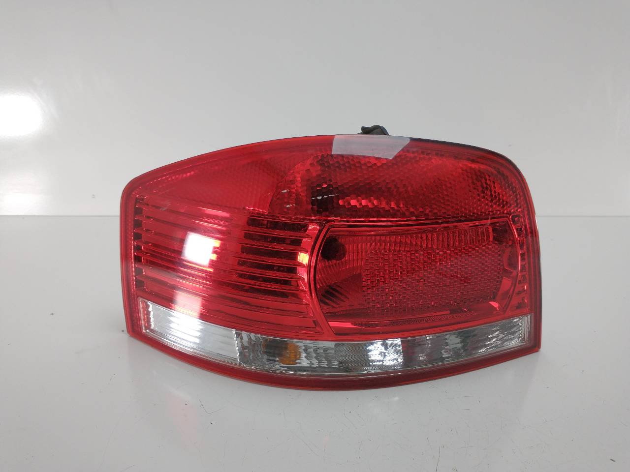 BMW A2 8Z (1999-2005) Rear Left Taillight 8P0945257 19983223